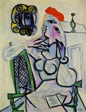 Pablo Picasso Painting - Mujer sentada con un sombrero rojo cubista de 1934 Pablo Picasso